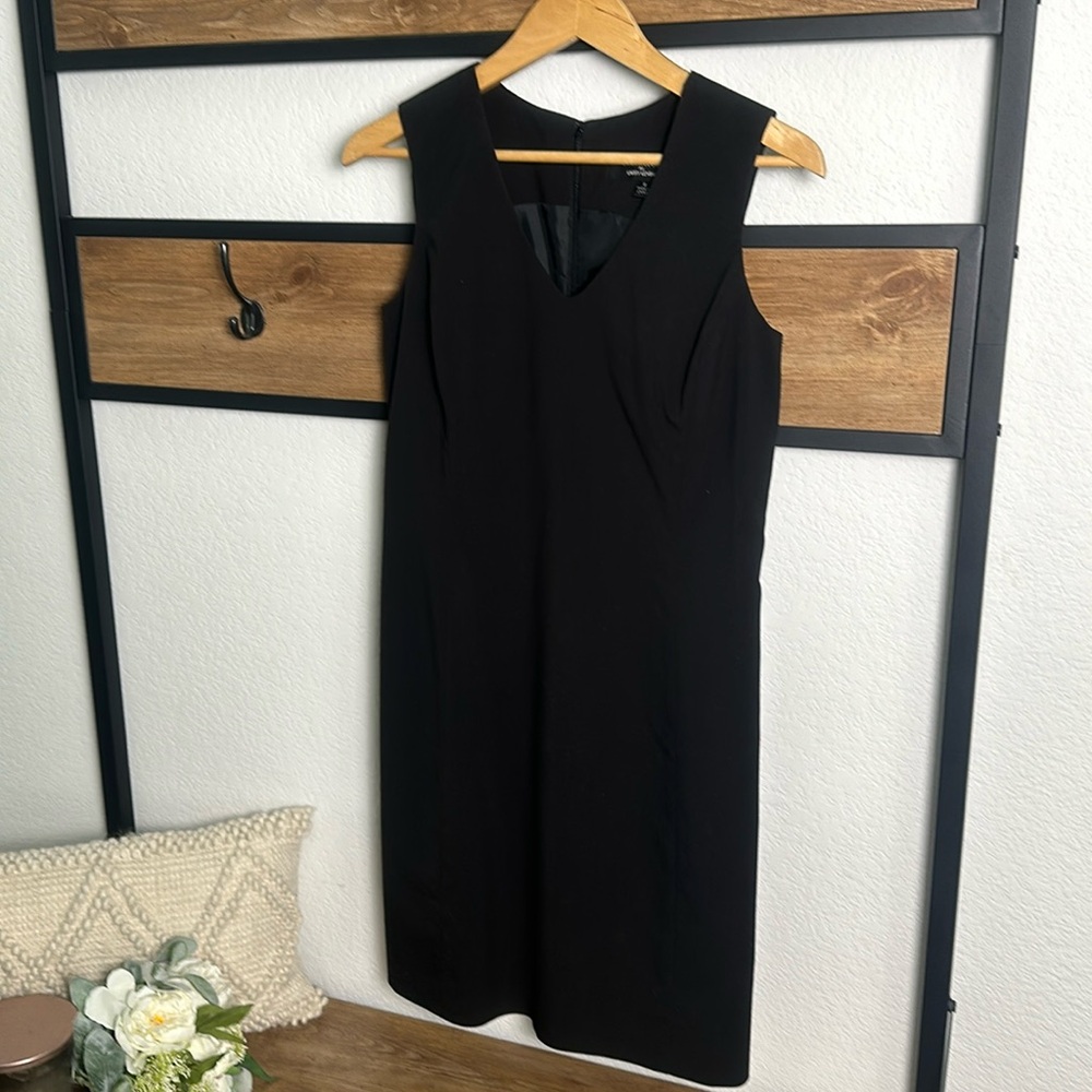 Women’s Larry Levine black lined dress - size 6